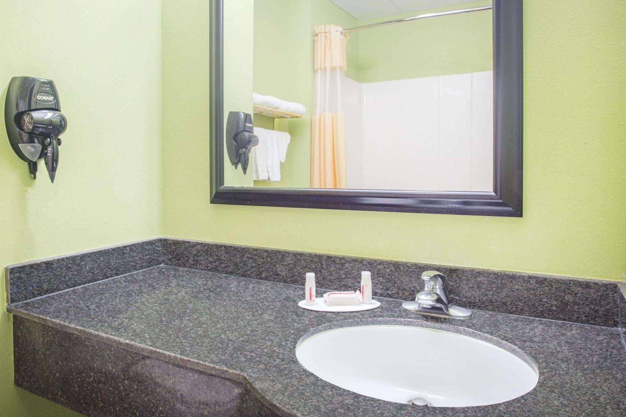 Days Inn & Suites By Wyndham Swainsboro Luaran gambar